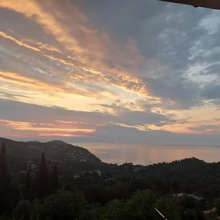 μπαλκόνι του αιγαίου Father's House In Kími